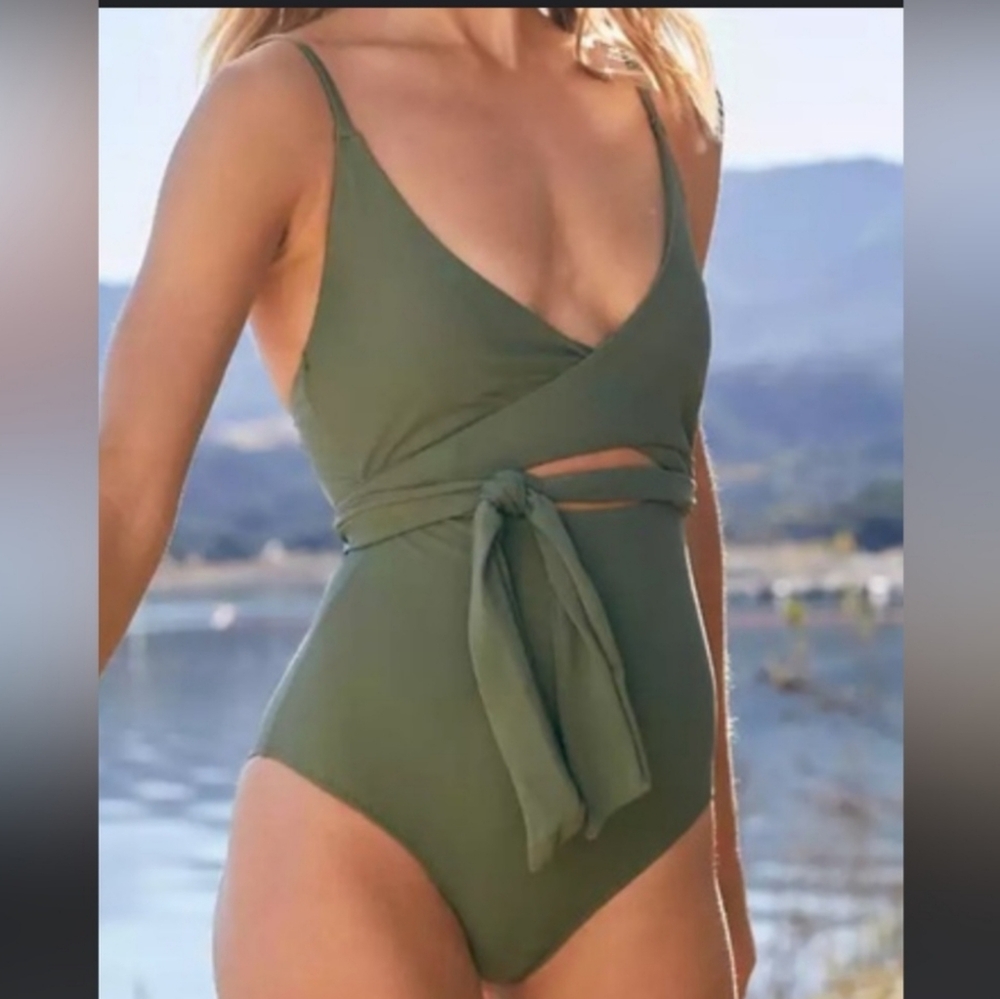 New Aerie BLACK Wrap One Piece Swimsuit Size Small